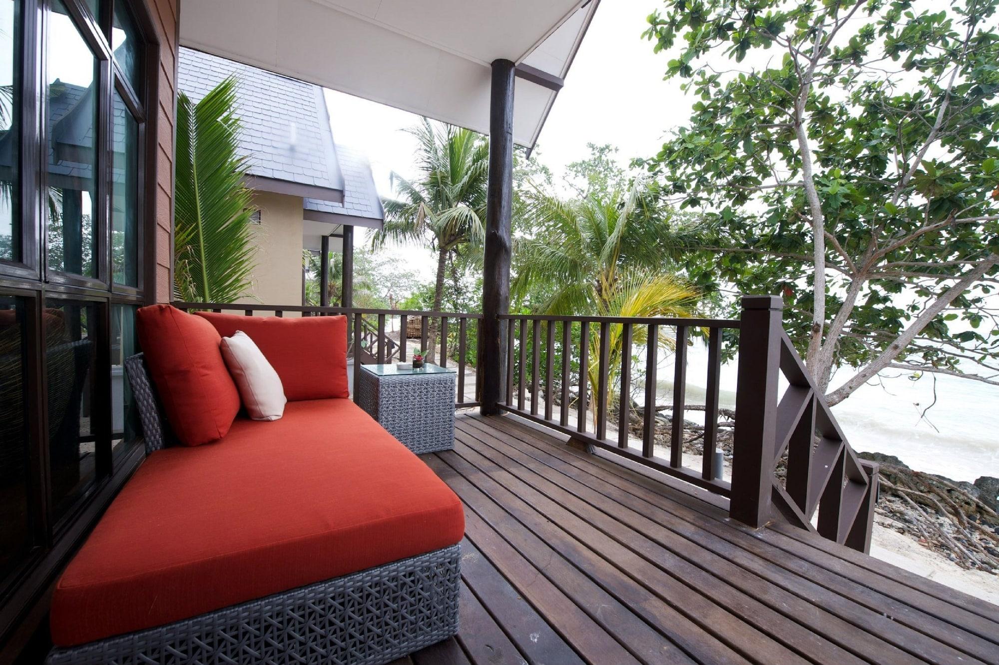 Tunamaya Beach&Spa Resort Kampong Mukut Exterior foto