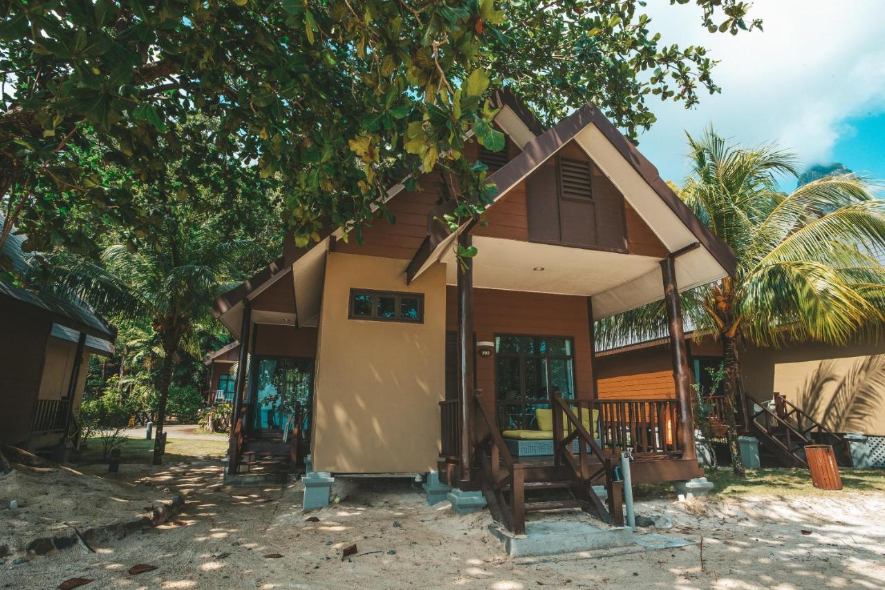 Tunamaya Beach&Spa Resort Kampong Mukut Exterior foto
