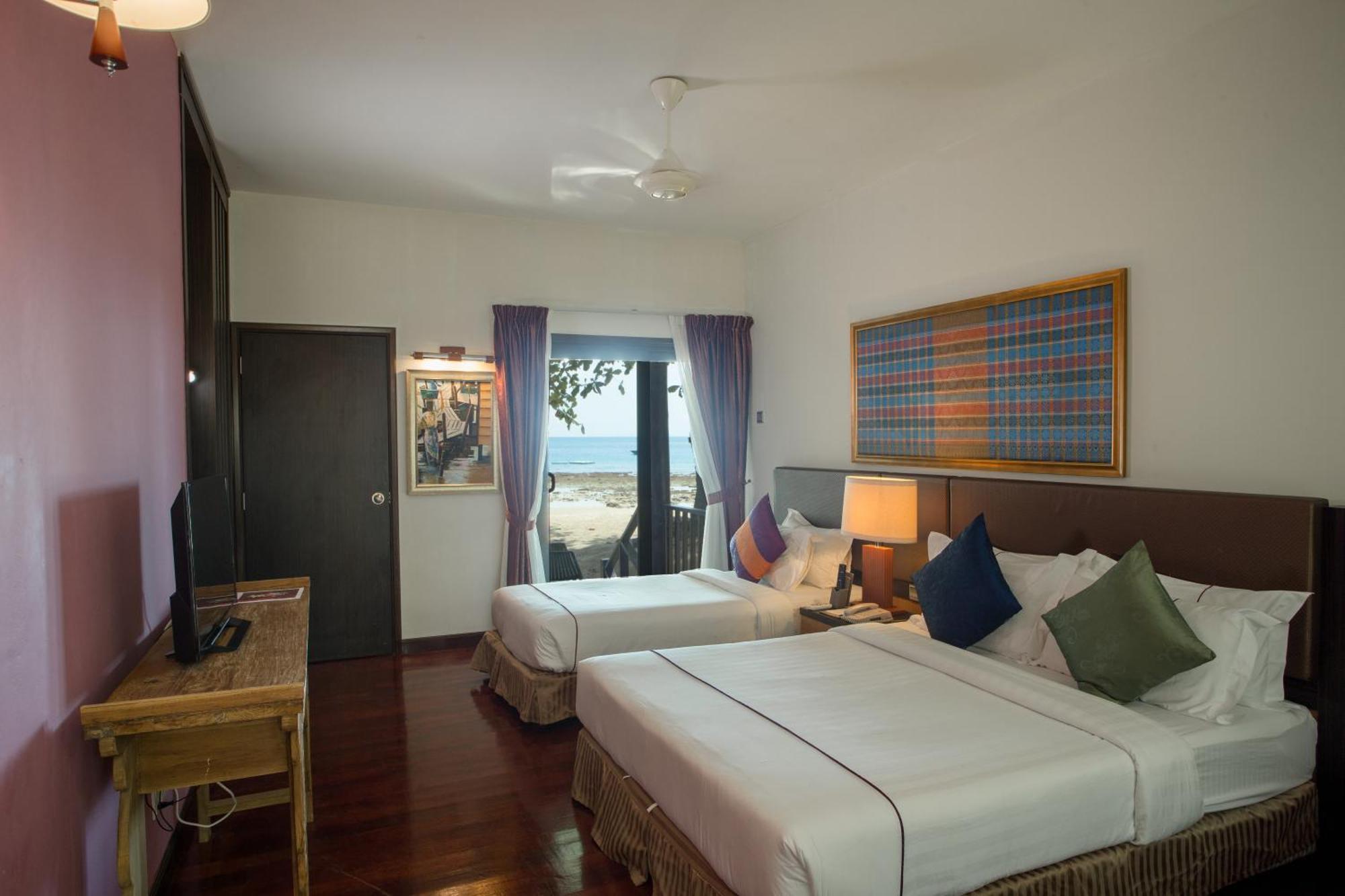 Tunamaya Beach&Spa Resort Kampong Mukut Exterior foto